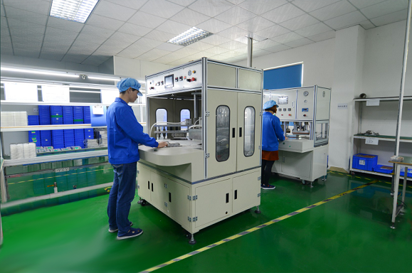 Capacidad diaria de fábrica 80000 unidades.